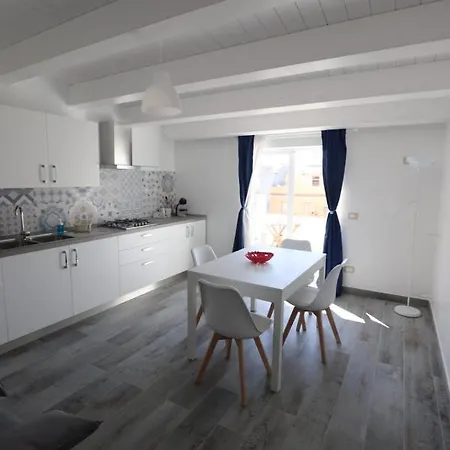 Apartment Amareilmare2 *